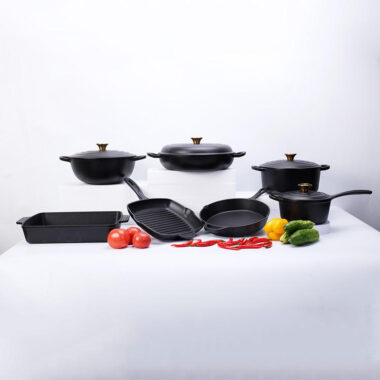 7-Piece Red Cast Iron Nonstick Cookware Set for Kitchen Use